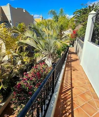 Sea View Duplex Private Jacuzzi, Garden, Terras And Shared Pool Appartement *