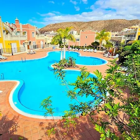 Sea View Duplex Private Jacuzzi, Garden, Terras And Shared Pool Appartement