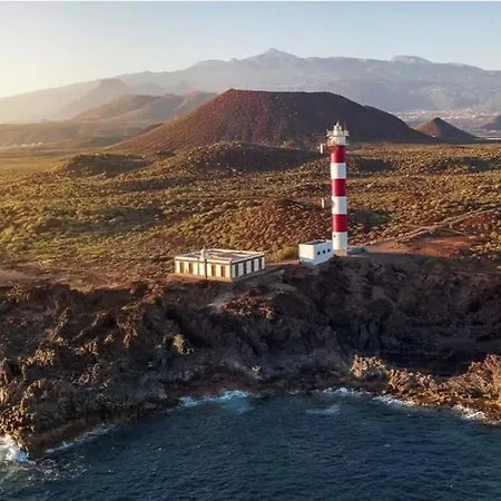 Sea View Duplex Private Jacuzzi, Garden, Terras And Shared Pool Appartement