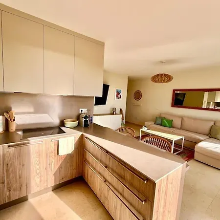 Appartement Sea View Duplex Private Jacuzzi, Garden, Terras And Shared Pool *