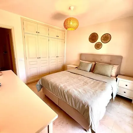 Sea View Duplex Private Jacuzzi, Garden, Terras And Shared Pool *