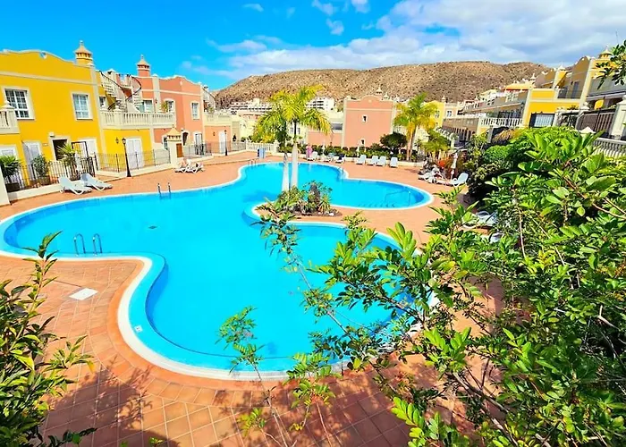 Sea View Duplex Private Jacuzzi, Garden, Terras And Shared Pool דירה