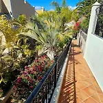 Sea View Duplex Private Jacuzzi, Garden, Terras And Shared Pool 公寓 *
