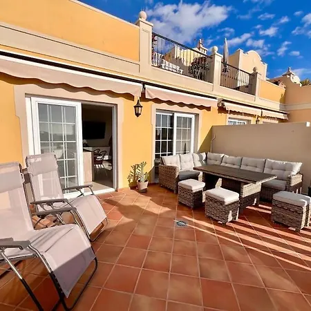 Апартаменты Sea View Duplex Private Jacuzzi, Garden, Terras And Shared Pool *