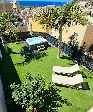 Апартаменты Sea View Duplex Private Jacuzzi, Garden, Terras And Shared Pool Эль-Пальмар