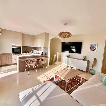 Апартаменты Sea View Duplex Private Jacuzzi, Garden, Terras And Shared Pool Эль-Пальмар